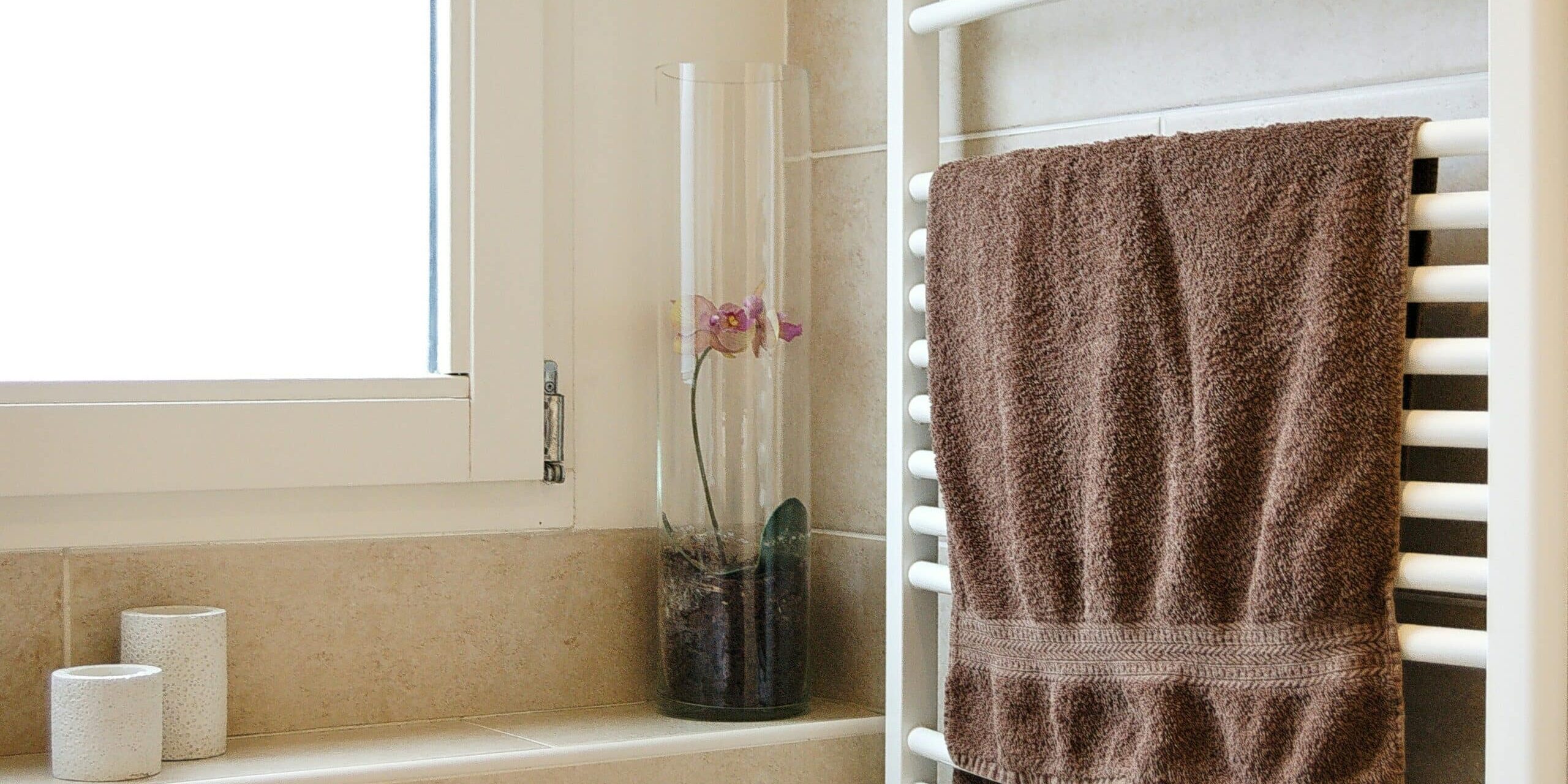 seche-serviette- remplace-un- radiateur  Un sèche-serviette peut-il remplacer un radiateur ?